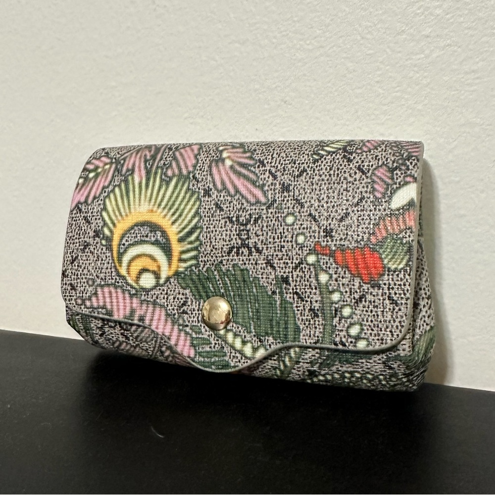 Small coin purse three pockets